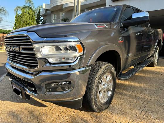 RAM 3500 6.7 I6 TURBO DIESEL LARAMIE CD 4X4 AUTOMÁTICO RAM 3500 6.7 I6 TURBO DIESEL LARAMIE CD 4X4 AUTOMÁTICO